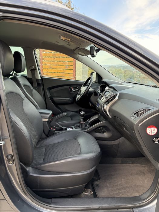 Hyundai ix35 2.0-136 cp 4x4 / incalzire scaune/bamchete / schimb