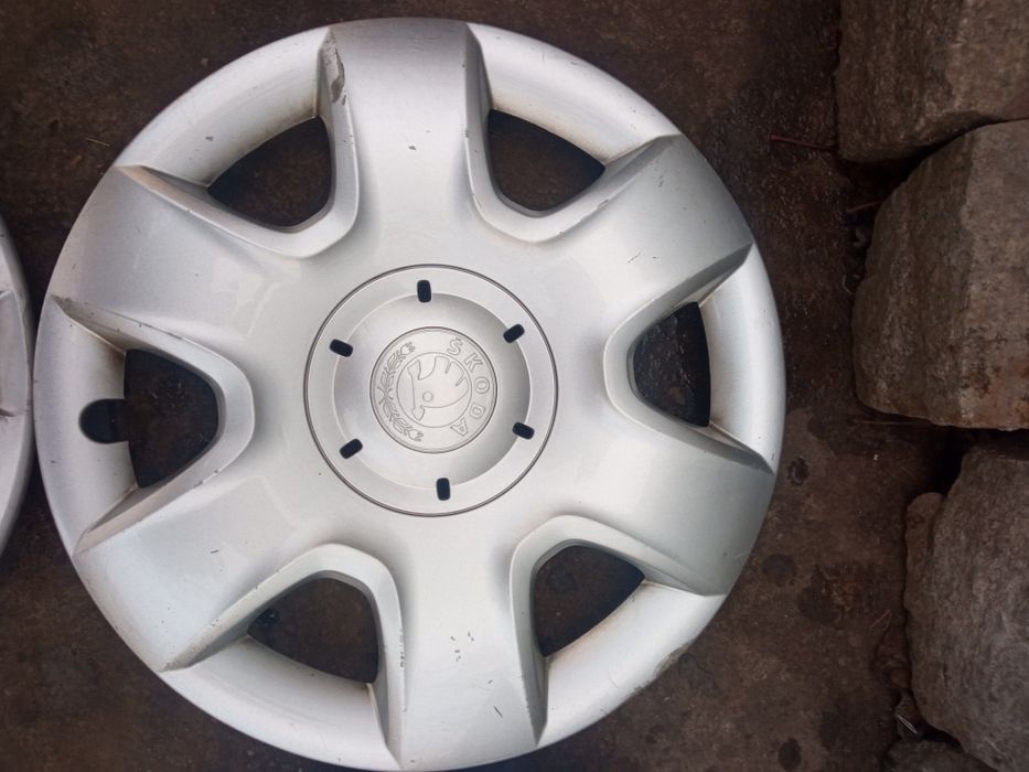 Capace originale pe 15 și 16, originale, la bucată