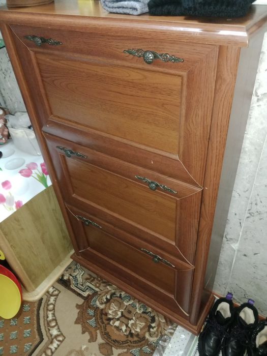 Продам обувницу ааа