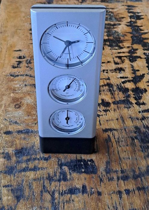 часовник, термометър, хидрометър за бюро