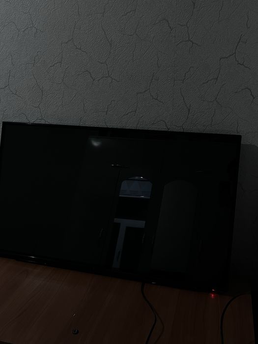 Телевизор 43 дюйма.