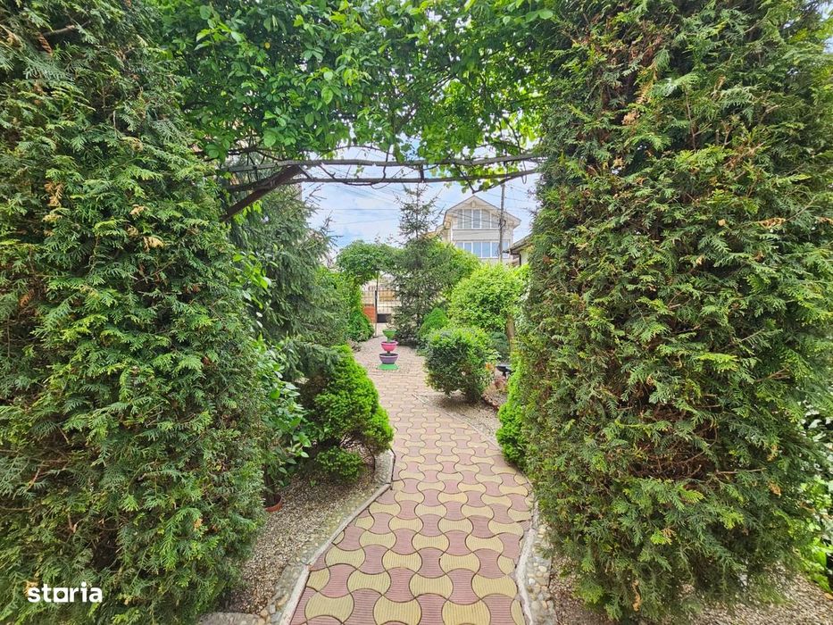 De vanzare-Vila spatioasa cu gradina si foisor-oaza de liniste