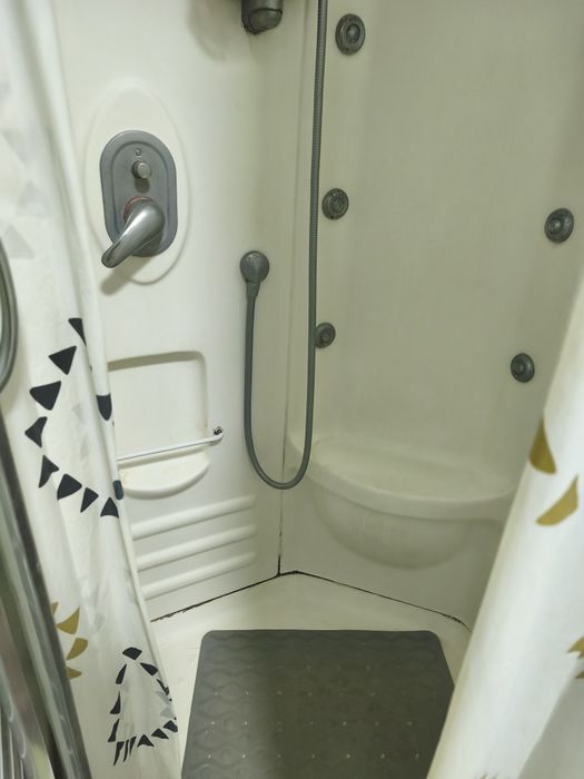 Vând cabine de dus cu hidromasaj