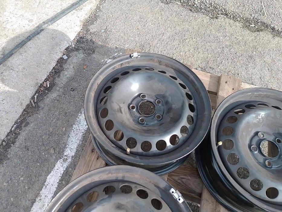 15 цола 5 х 100 мм АУДИ А1 - Оригинал - 6 Инча / ЕТ 29