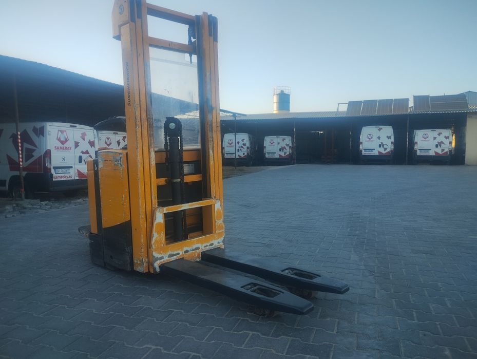 Liza electrica/ transpalet electric jungheinrich