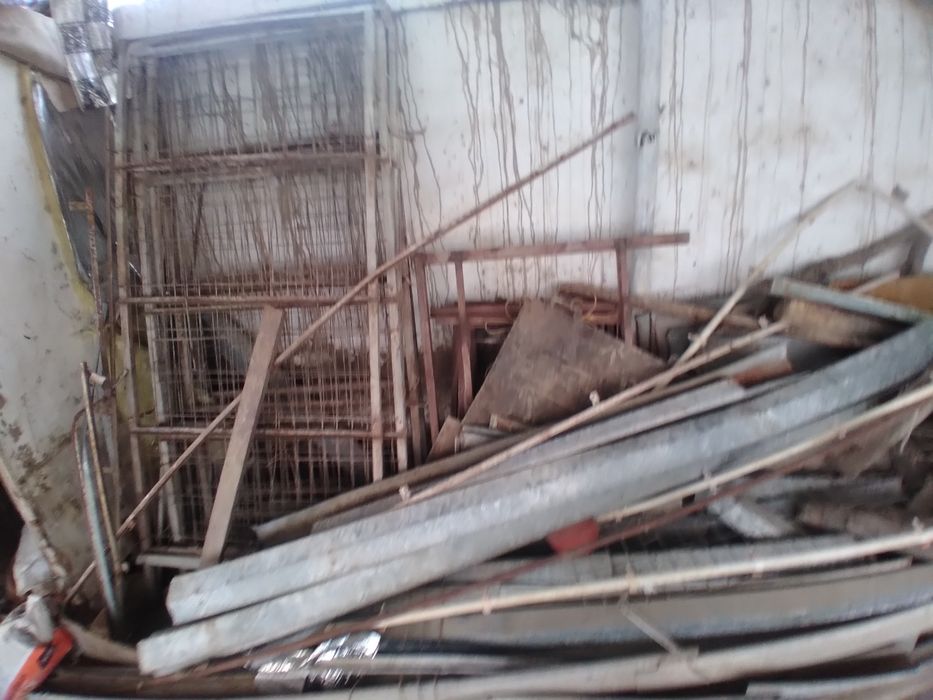 Tovuq kataklari sotiladi