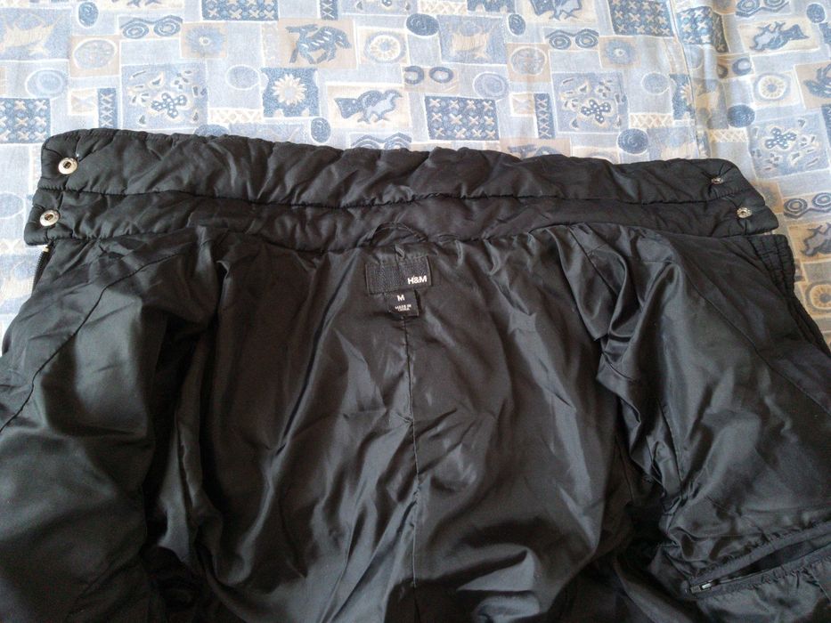 Geacă pufoaică neagră H&M mărimea M