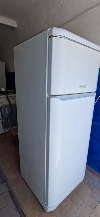Холодильник Ariston 1 м 60 см
