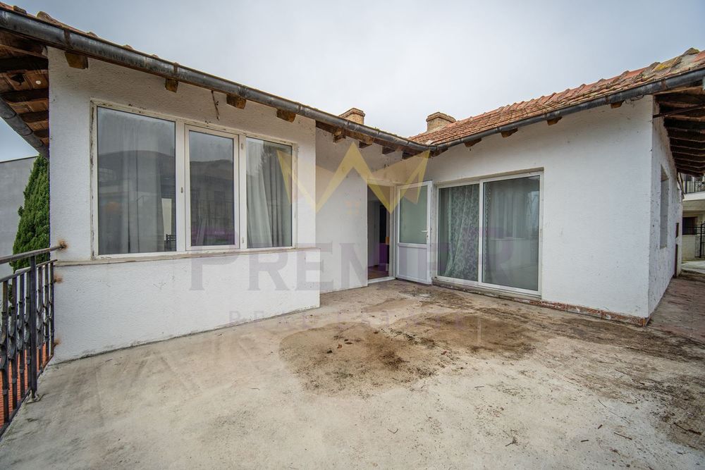 Къща в Добрич, област-гр.Балчик площ 190 цена 220000