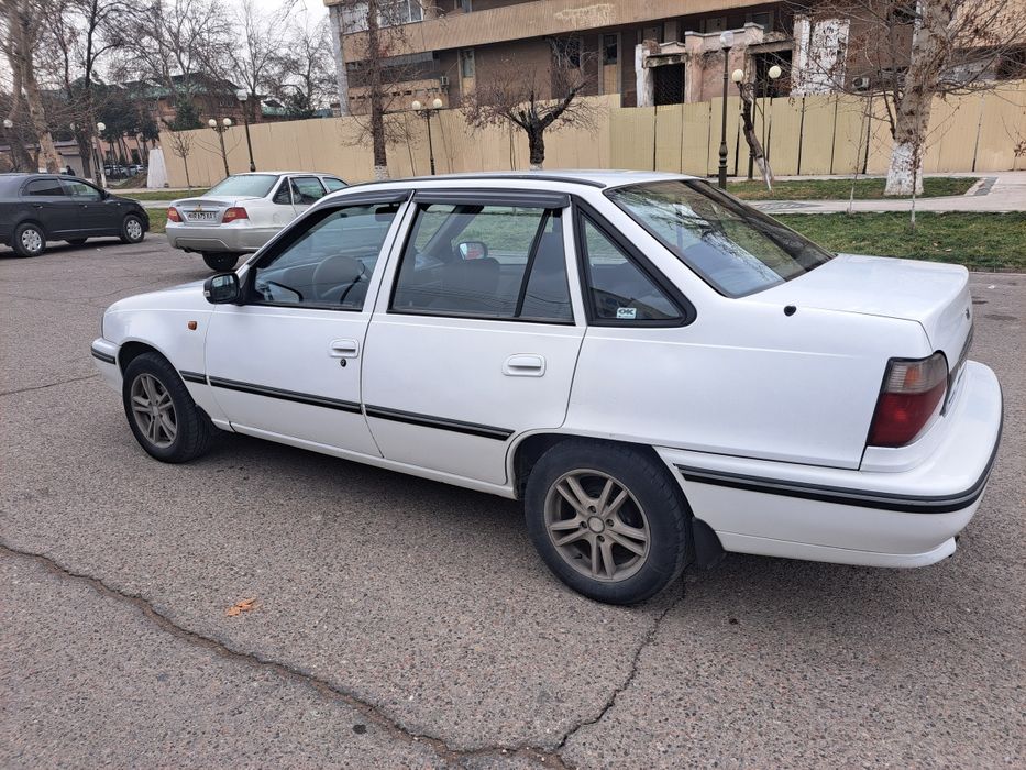 Продаётся  нексия 1 .