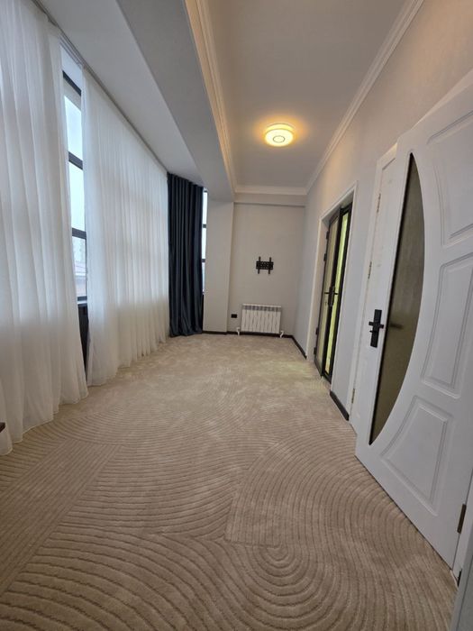 Продаётся Новостройка 40-лет новый ремонт  5-комнат