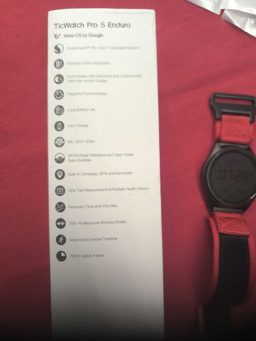 TicWatch Pro 5 Enduro черен + 4 каишки подарък!