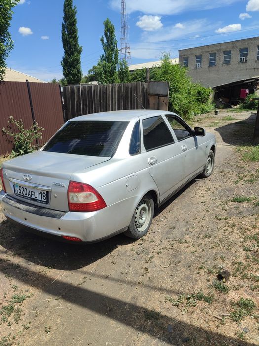 Продам машину ,приора состояние хорошее