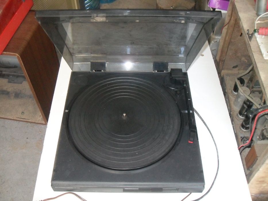 стари радио и телевизионни приемници