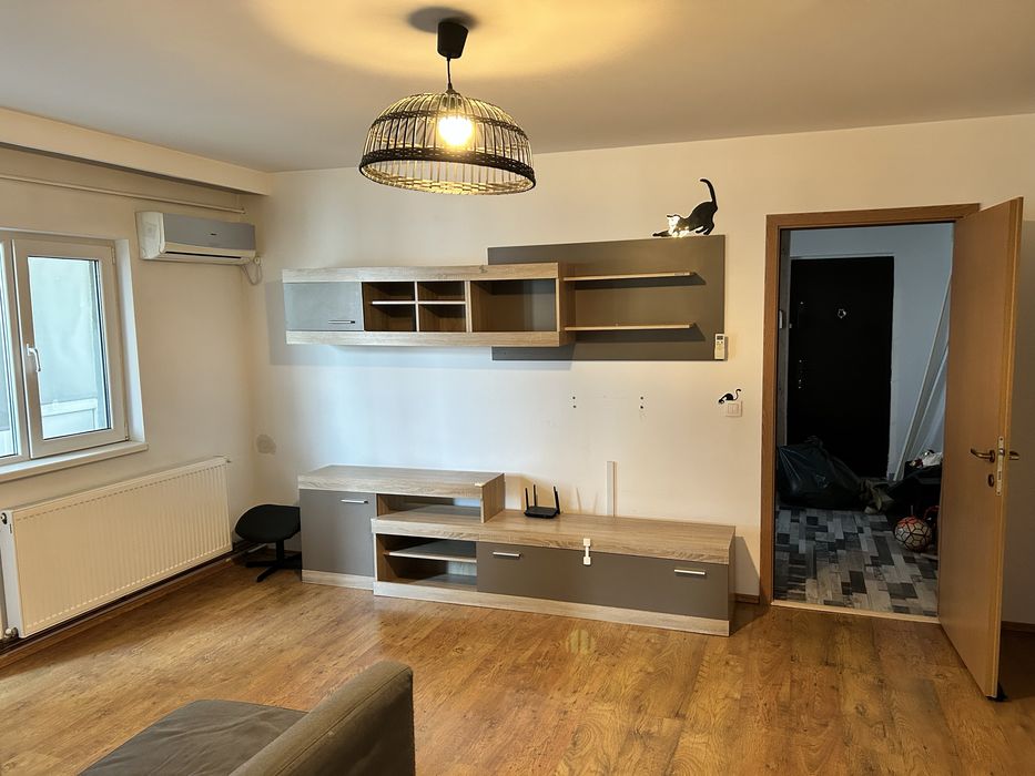 Apartament 2 camere semidecomandat