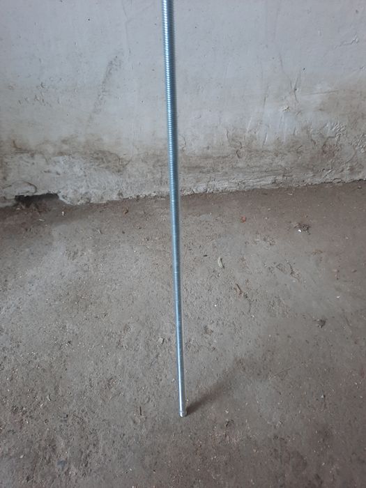 Продаётся метровая шпилька М 8
