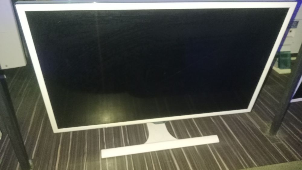 Продам мониторы оптом 44штуки !!