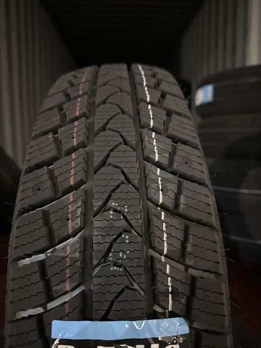 Нови Зимни Бусови Гуми Rotalla Ice-Plus 185/75R16C 104/102Q НОВ DOT