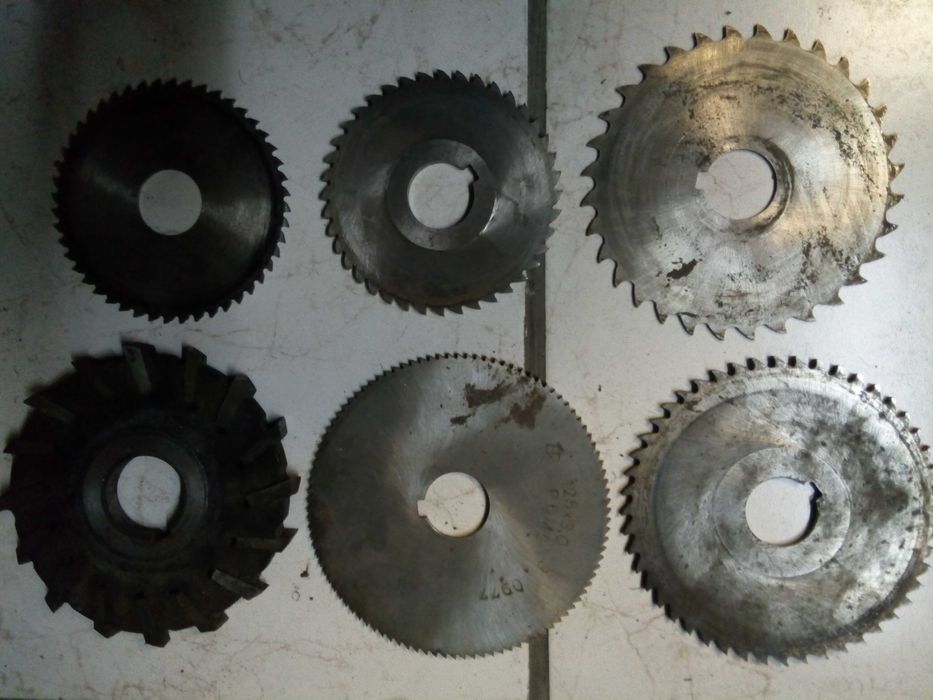 продам фрезы по металлу