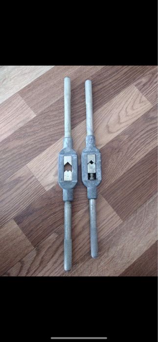 Метчикодержатель ( вороток) раздвижной.