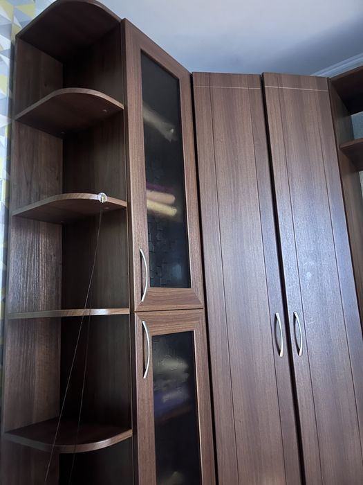 Продам угловой шкаф