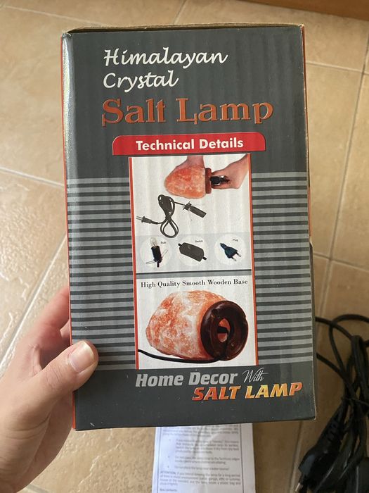 Бяла Солна Лампа с дървена основа 2-3 кг