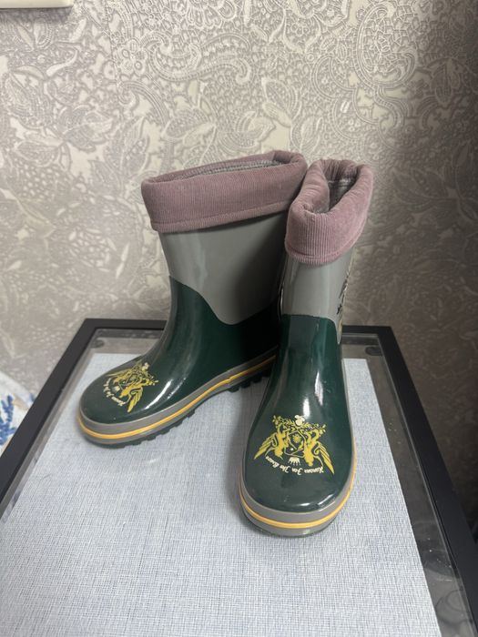 Сапоги резиновые-размер 29 в отличном состоянии