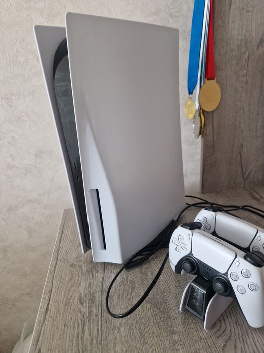 Продам или обменяю Sony PS5