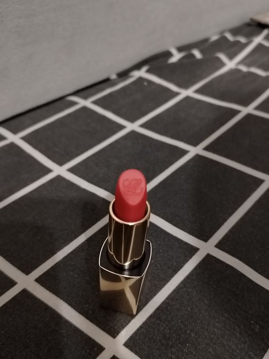 Продам помаду оригинал Estee Lauder