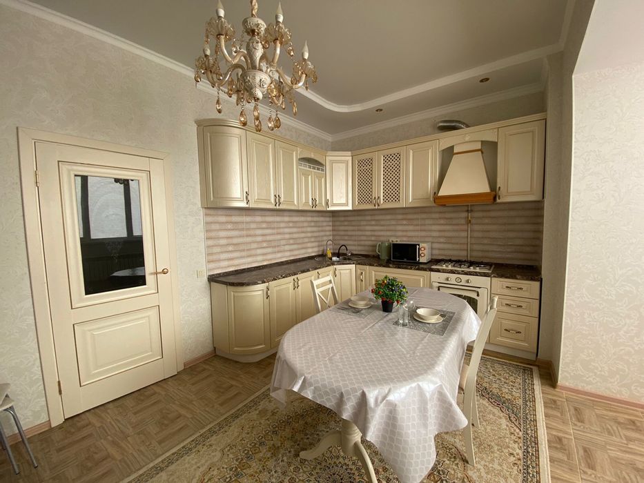 Сдам посуточно 1 комн Батыс 2