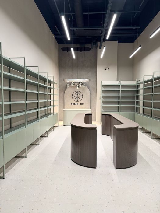 Mobilier comercial premium – stare impecabilă, documentație completă