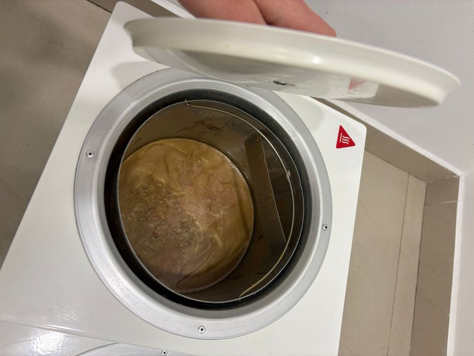 Decantor profesional ceară 8L – stare foarte buna, utilizat foarte puțin