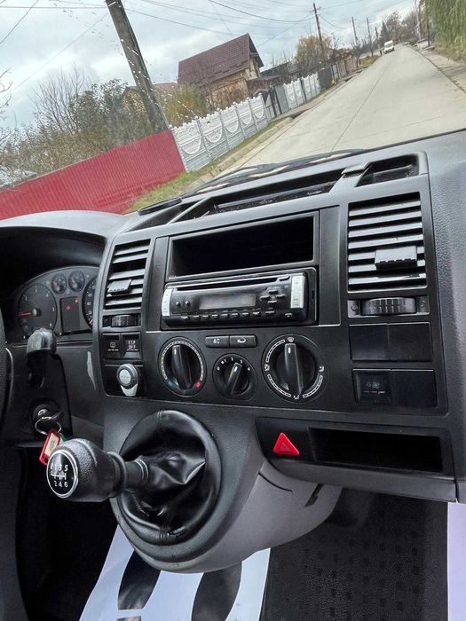Vand Volkswagen Transporter T5 Doka cu 6 locuri și ladă