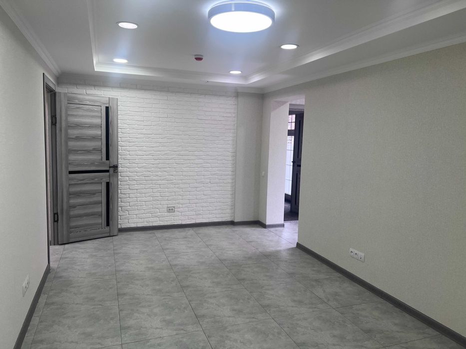 Arenda 2 xona 72m2 kvartira. Parkent bozor qarshisida offisga beriladi