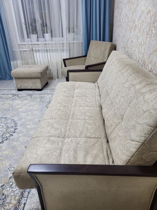 Диван в комплекте