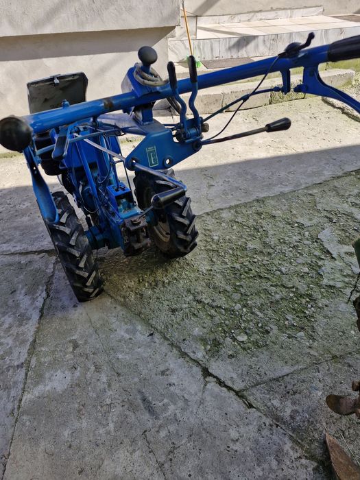 Vând motocultor Bertolini