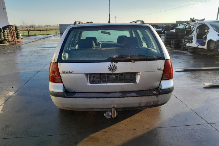 Dezmembrez Volkswagen VW Golf 4