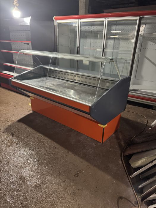 Vetrina xaladelniklar