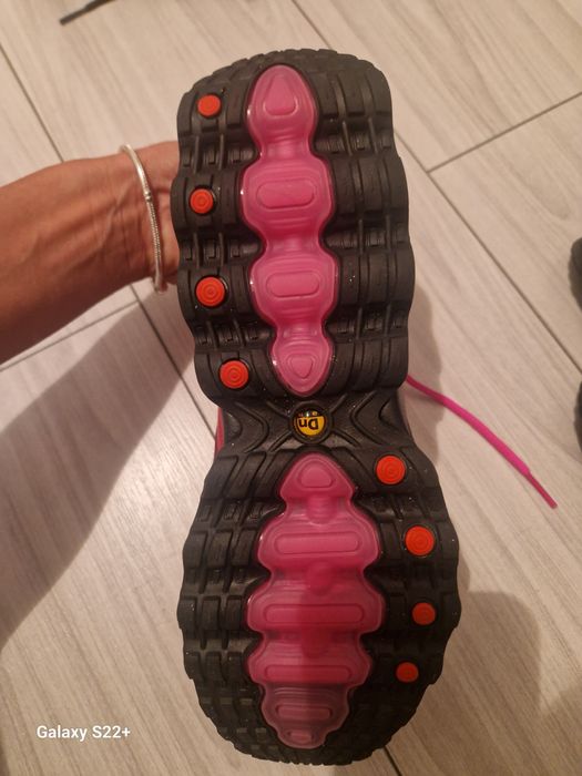 Adidasi nike originali Dn8