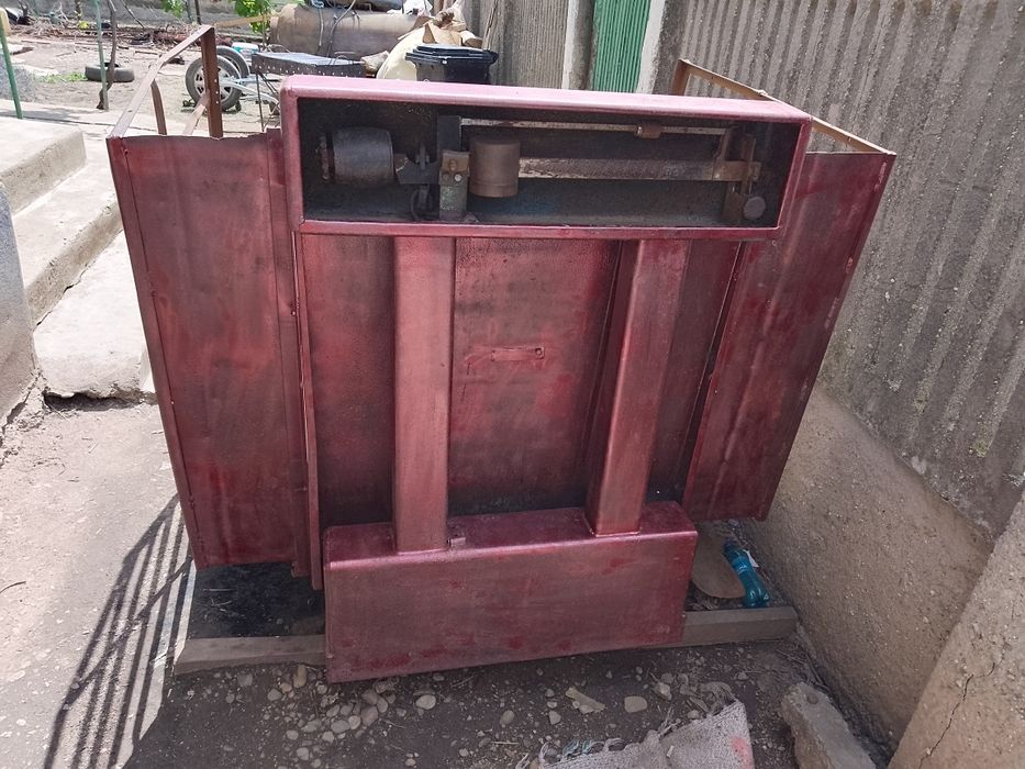 Vând cântar de lemne și cărbuni