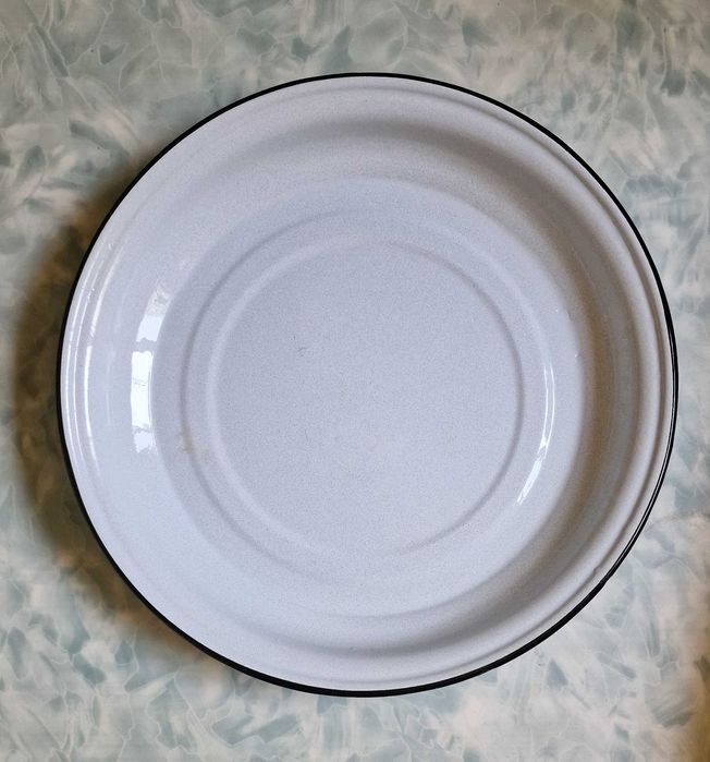 Эмалированные ляганы.