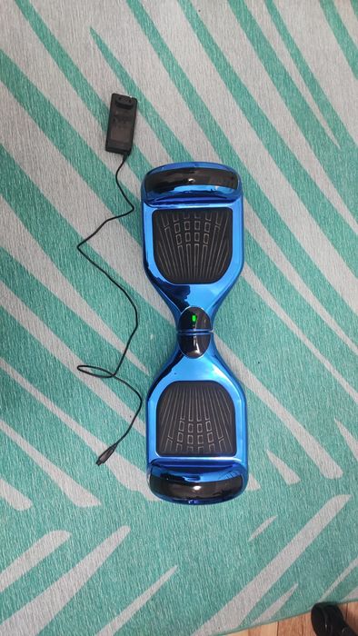 Vand hoverboard cu Bluetooth si led cu incarcator inclus