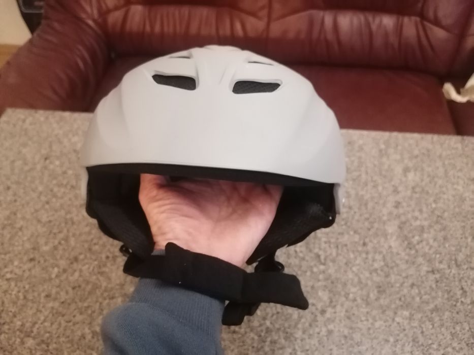 Ски каска межу М и Л размер и  три бр колела