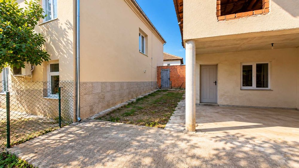 Продава се Къща в с. Лозен, Област Хасково - 180 кв.м за 361 €/кв.м - Снимка #14