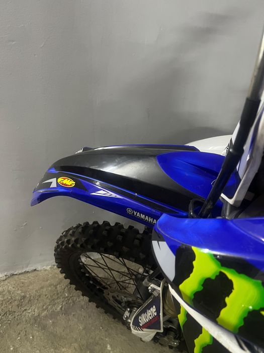 Yamaha YZ450F.