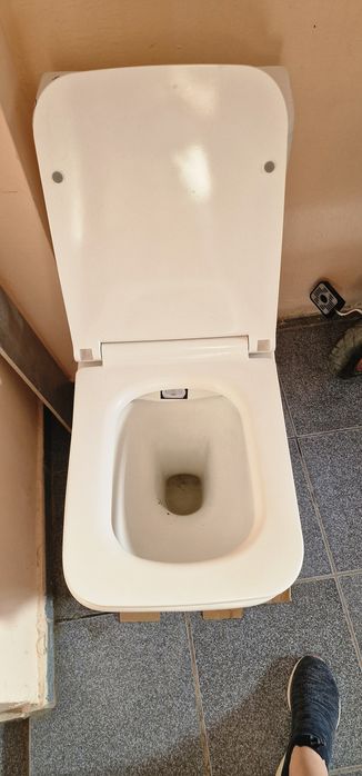 Продам унитаз в идеальном состояний