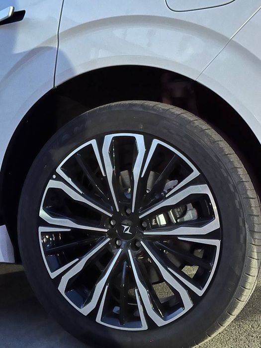 **Dongfeng eP008 Ultra Restyling
Корага апельсин салон
Корага кора сал