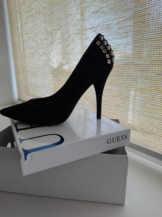 Туфли женские замшевые черные   GUEES, 40 р-р