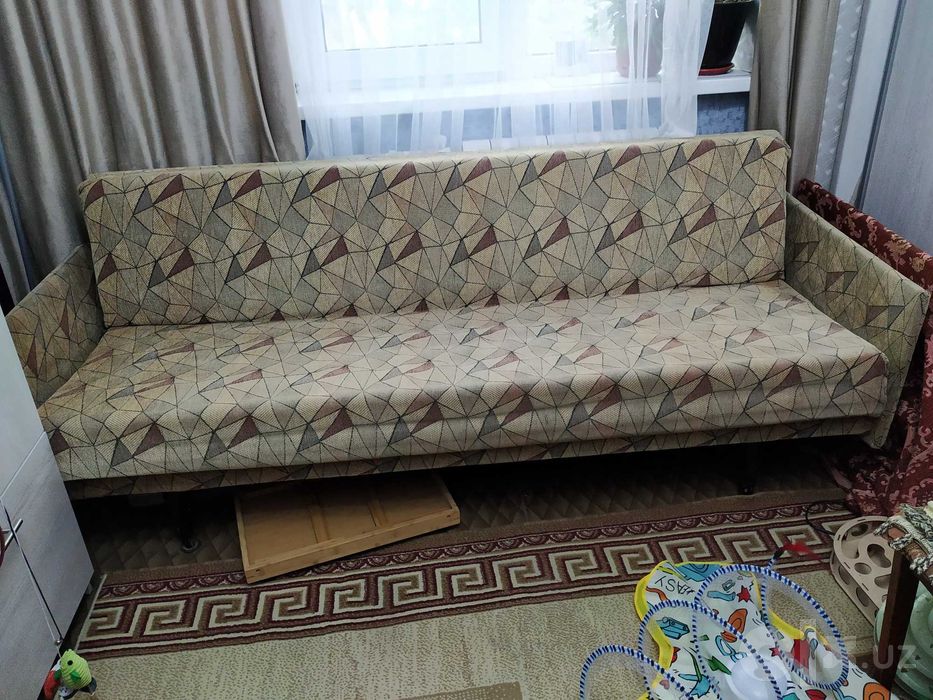 Продаются диван кровать и два кресла