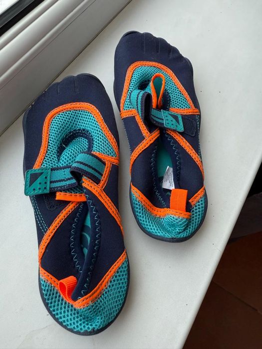 Продам летнюю обувь ( детскую)